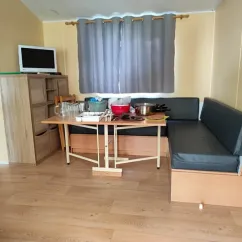 Salle à manger du Mobil Home Lavande 3 Chambres 6 Personnes - La Vallée