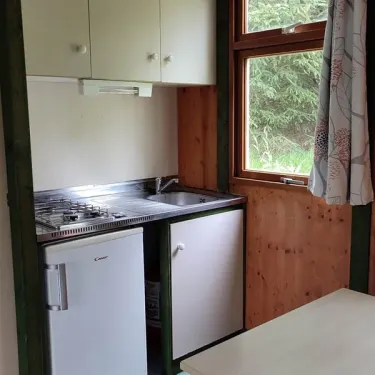 Chalet Althéa 2 Chambres 6 Personnes - La Vallée : cuisine compacte
