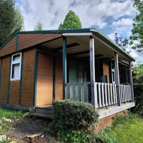 Chalet Althéa 2 Chambres 6 Personnes - La Vallée, vue extérieure avec toit en pente et balcon