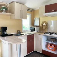 Cuisine équipée, Mobil Home Welcome 2CH 4P - Camping Val de Cesse