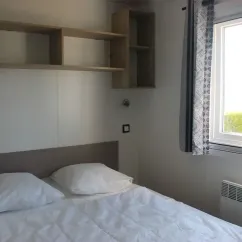 Mobil Home 2 Chambres 4 Personnes - Camping du Lac Terre d'Auge : lit double