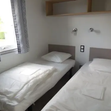 Mobil Home 2 Chambres 4 Personnes - Camping du Lac Terre d'Auge : deux lits simples