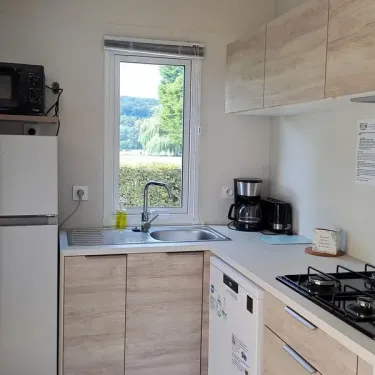 Mobil Home Premium 2 Chambres 4 Personnes - Camping du Lac Terre d'Auge, cuisine équipée