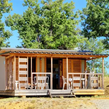 Bungalow Verdon Premium 2 Chambres 5 Personnes - Le Lavandin, cabane en bois avec balcon