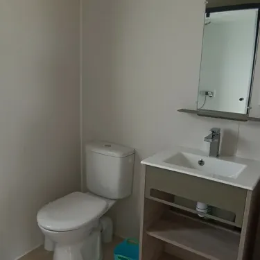 Salle de bain du Mobil Home Studio 2P - Camping Les Peupliers