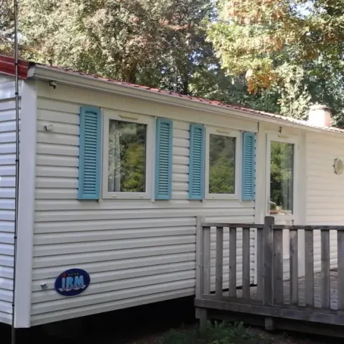 Mobil home 3 chambres 6 personnes - Parc de Vaux, extérieur avec volets bleus