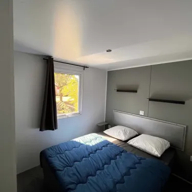 Mobil Home Confort 2 chambres 4/6 personnes clim TV, Paradis Family les Rives de l'Hérault