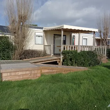 Mobil Home Glenans avec accès accessible et terrasse en bois - Landrezac Plage