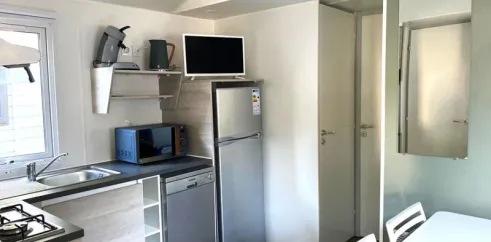 Mobil Home 2 Chambres 4 Personnes - Paradis Family des Issoux : cuisine équipée