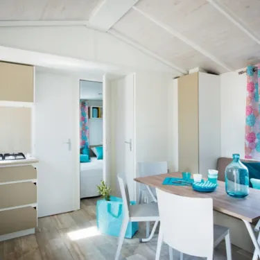 Cottage Family 3 Chambres 6 Personnes - Camping Au Soleil d'Oc, cuisine et salle à manger