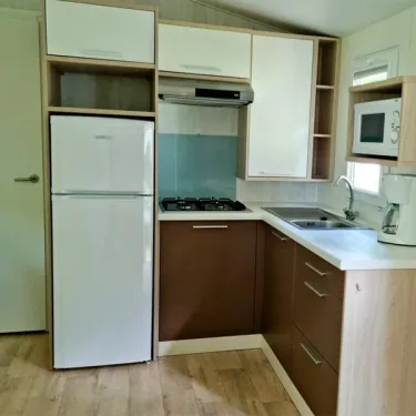 Cottage Confort 2 Chambres 4 Personnes - Camping Au Soleil d'Oc, cuisine équipée