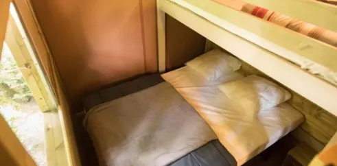 Chambre avec lit superposé dans le cottage Anjou