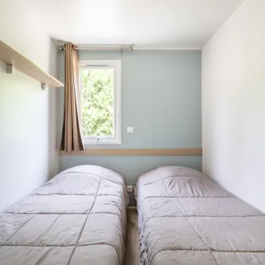 Chambre double dans le camping Paradis Domaine de Gaujac