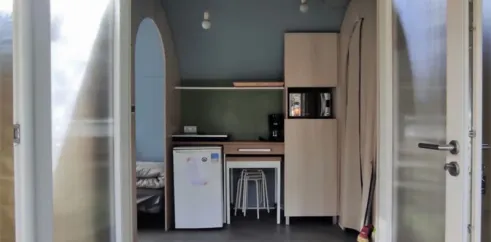 Intérieur du cottage Coco Sweet 2 chambres sans sanitaires, Family's Camping Le Savoy