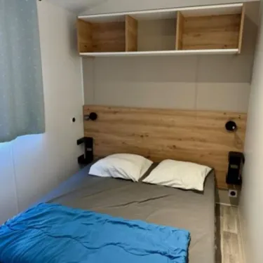 Chambre dans le Mobil Home Premium 3 Chambres - Paradis Family des Issoux