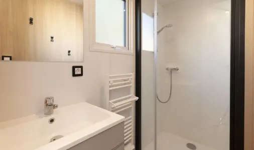 27132