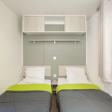 Chambre double dans MH Premium 2CH – 4P - Camping Paradis Albret