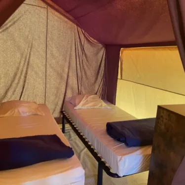 Tente Indiana 2 Chambres 4 Personnes Sans Sanitaires - Paradis Family des Issoux avec deux lits