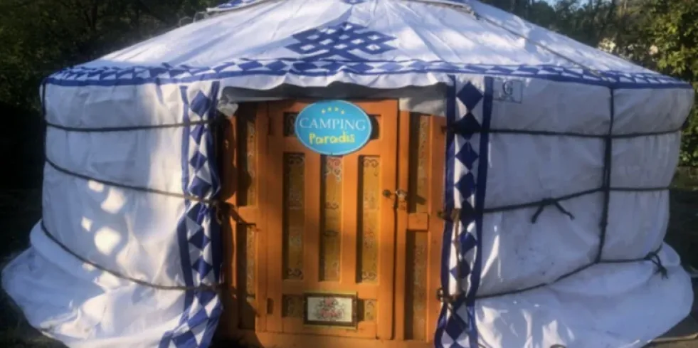 Yourte 1 chambre 4 personnes sans sanitaires Paradis Family des Issoux
