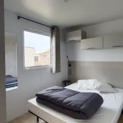 Chambre dans l'MH Confort+ 2Ch - 4P (Sam) - Camping Paradis la Baie de Ploemeur