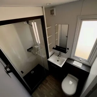 Salle de bain du Mobil Home Luxe Studio Jacuzzi, Paradis Family les Rives de l'Hérault