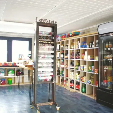 Camping Paradis - La Mer d'Iroise : boutique de produits de camping