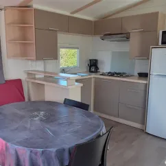 Mobil Home Maldives 2 Chambres 4 Personnes - Cuisine et salle à manger