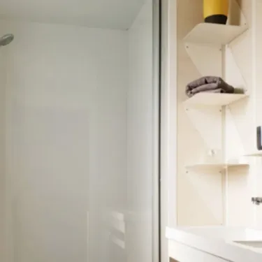 Salle de bain du Mobil Home Premium 3 Chambres 6 Personnes 35m² - Camping Paradis de Rhuys