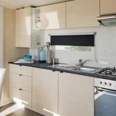 Cuisine moderne du Mobil Home Premium 3 Chambres 6 Personnes 35m² - Camping Paradis de Rhuys