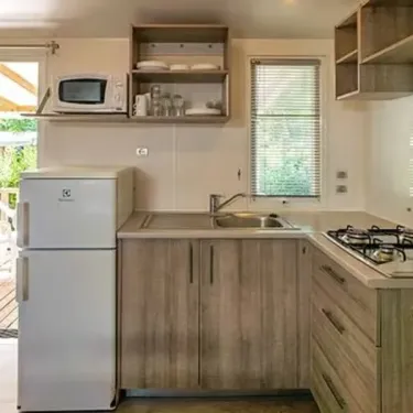 Cuisine du Mobil Home Comfort 3 Chambres 6 Personnes - Camping Le Ried