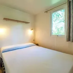 Chambre du Mobil Home Comfort 3 Chambres 6 Personnes - Camping Le Ried