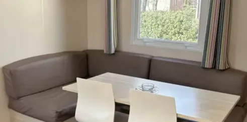 Coin repas du Mobil Home Comfort 3 Chambres 6 Personnes - Camping Ty Nadan
