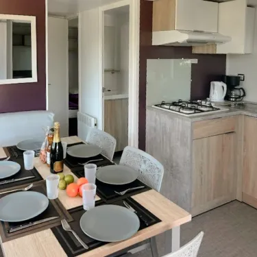 Mobil Home Equilibre 3 Chambres 6 Personnes - Camping Paradis L'Arada Parc, salle à manger et cuisine