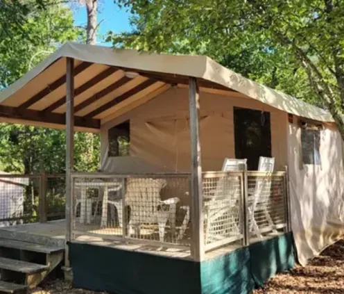 Tente Sahari 2 Chambres 5 Personnes Sans Sanitaires - Camping des Bastides : terrasse extérieure