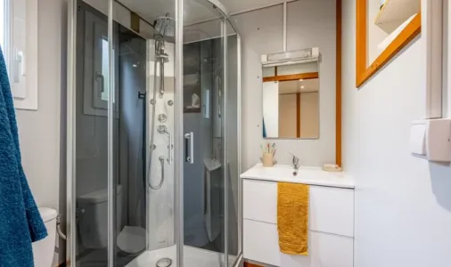 29058