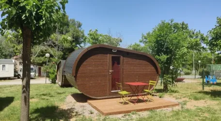 Tonneau Hobbit 1 Chambre 2 Personnes Sans Sanitaires