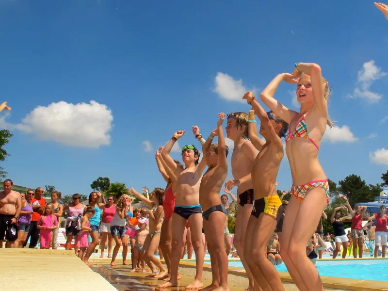 location mobil home charente maritime camping palmyre loisirs la palmyre animation piscine 2 aquatique vacances