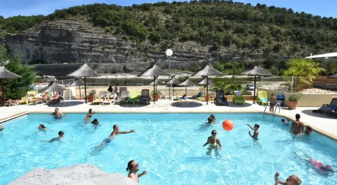 aloha plage sampzon piscine aquatique vacances
