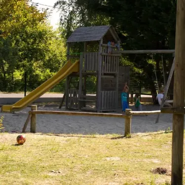 Piste de jeux pour enfants à Camping Des Familles