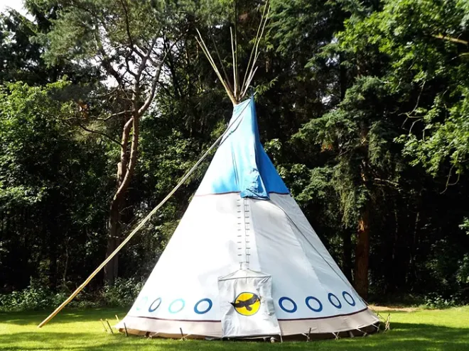 Hébergement camping - Location tipi