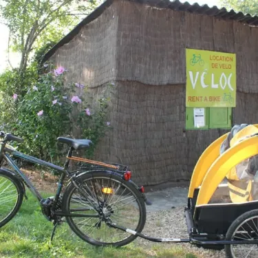 Camping Les Acacias - 37 - location de vélos avec poussette et vélo.