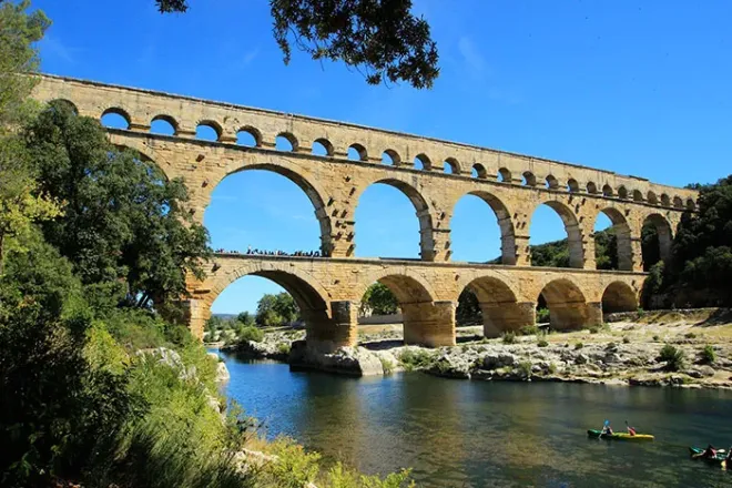 Pont du Gard, pont-aqueduc romain situé entre Uzès et Remoulins