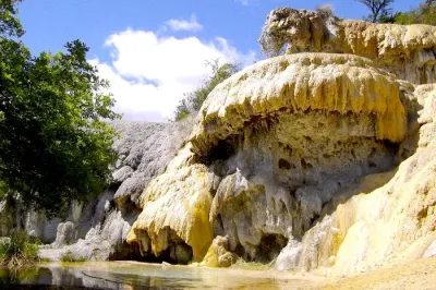 Fontaine Pétrifiante de Réotier, Hautes-Alpes