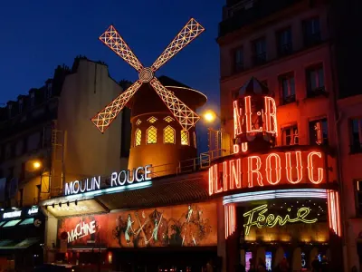 Cabaret le Moulin Rouge, Montmartre, Paris