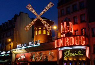 Cabaret le Moulin Rouge, Montmartre, Paris
