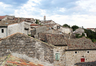 Village de Balazuc, randonnée pédestre en Ardèche