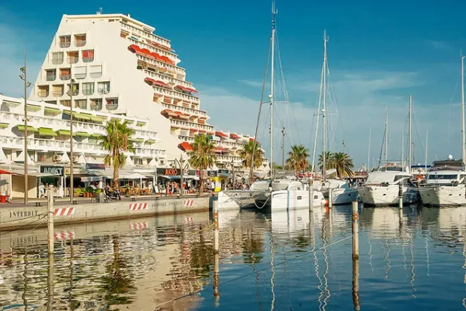 Port de plaisance, station balnéaire de La Grande-Motte