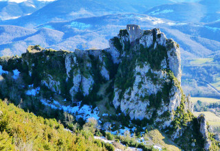Château de Roquefixade sur les montagnes ariégeoises