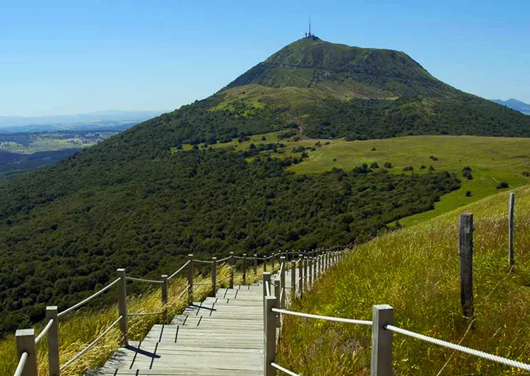 3 Bonnes raisons de faire du camping dans le Puy-de Dôme
