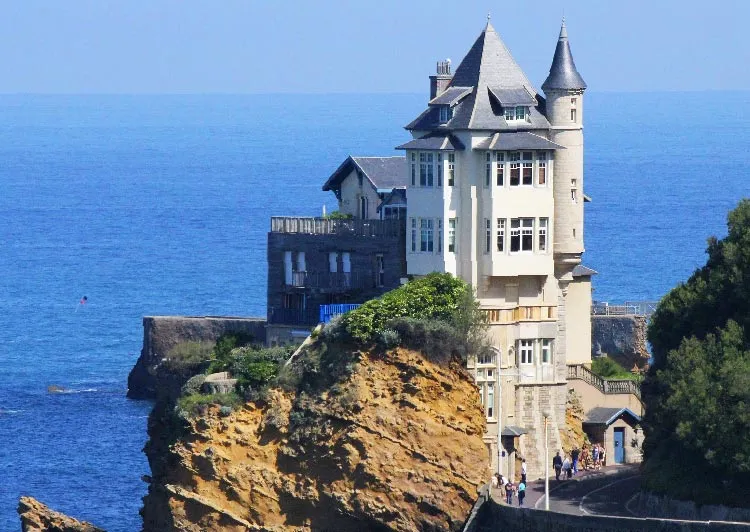 5 bonnes raisons de faire du camping à Biarritz